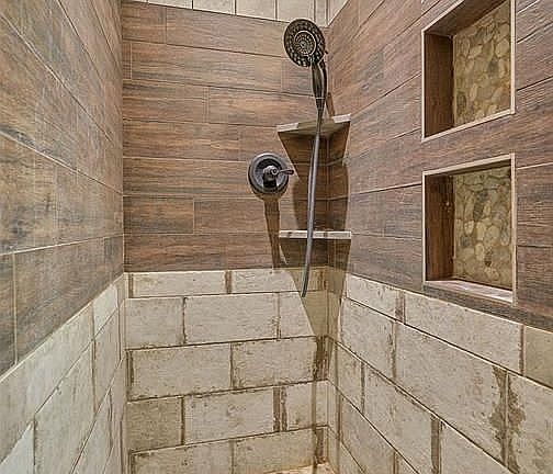 Oversized Master shower