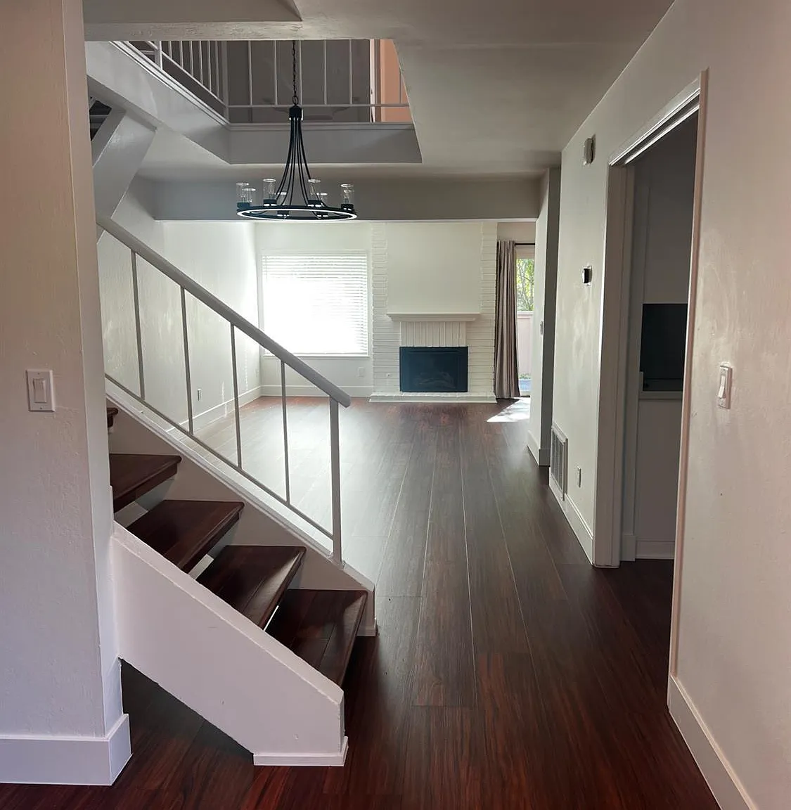 3 bed, 1653 sqft, $4,750 — Photo 2