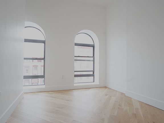 3rd image of 164 Stuyvesant Ave #1B