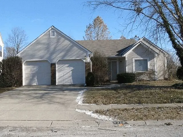 4313 Caledonia Way photo 1