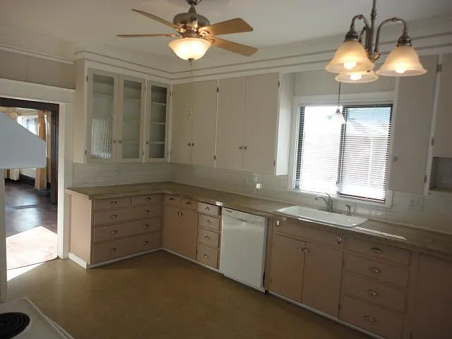 221 Factory Ave N — Photo 11