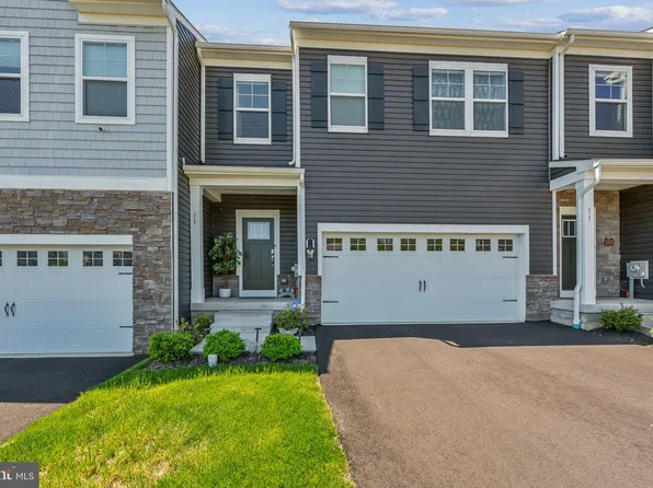 13 Hummingbird Ln, Phoenixville, PA 19460