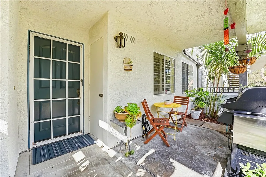 2 bed, 956 sqft, $2,950 — Photo 3