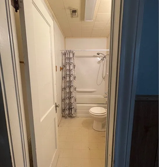 909 Johnson Ave — Photo 4