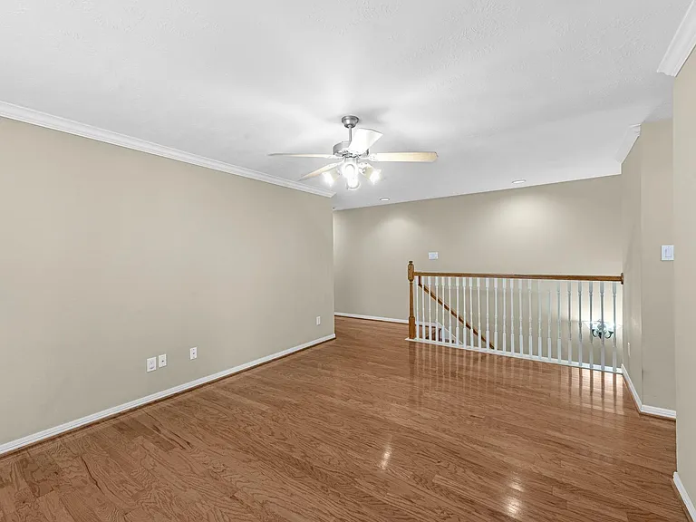 5228 Larkin St — Photo 13