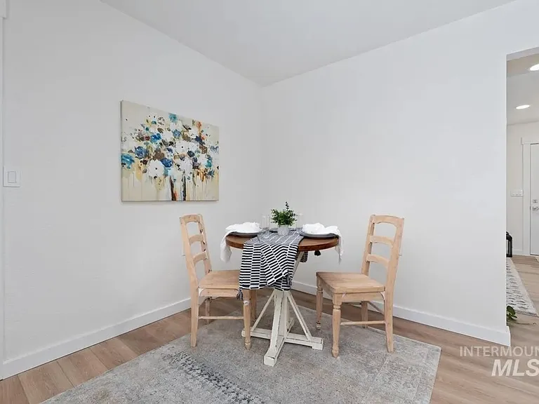 139 Goodall St — Photo 22