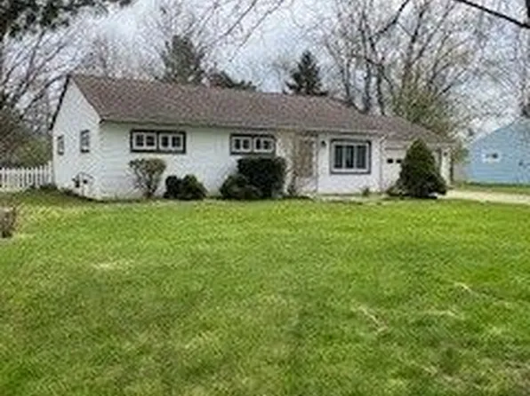 1999 Pinewood Dr, Brunswick, OH 44212