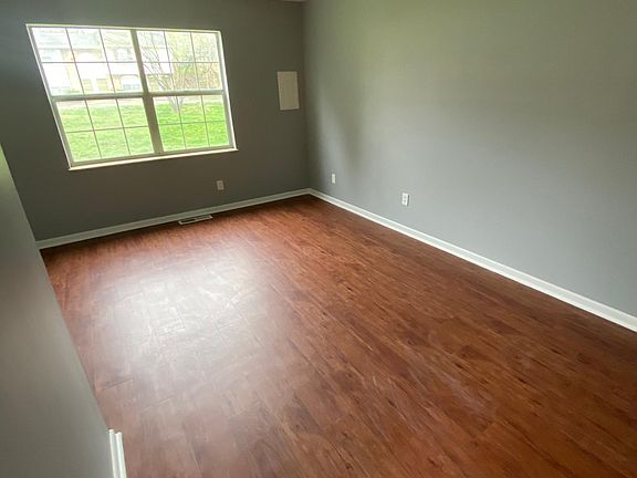 5th image of 2030 Wilmich Dr