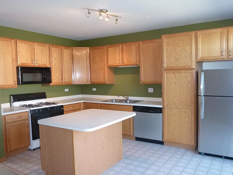 503 Heritage Ct — Photo 10