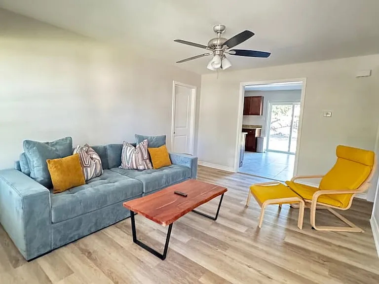 Topaz Ln — Photo 7