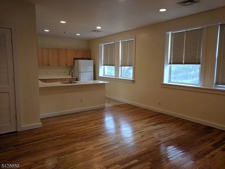 385 George St #2B — Photo 14