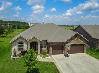 887 W Chestnut Bend Cir, Nixa, MO 65714