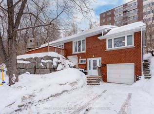 1430 Edgecliffe Ave, Ottawa, ON K1Z 8G1