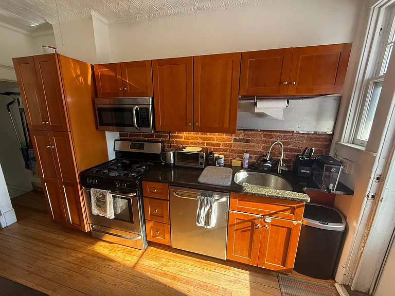 1349 W 41st St #1 — Photo 15