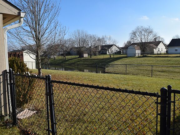 5th image of 417 E Pine Ridge Dr