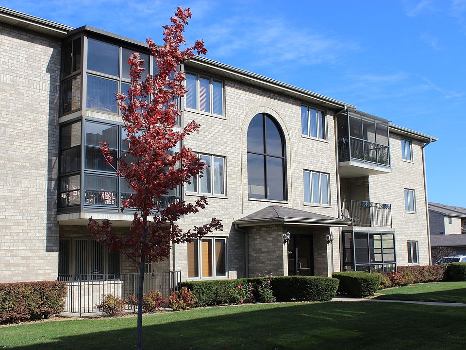1st image of 13950 E Leamington Dr #211