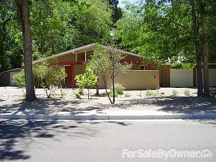 1316 Los Arboles Ave NW