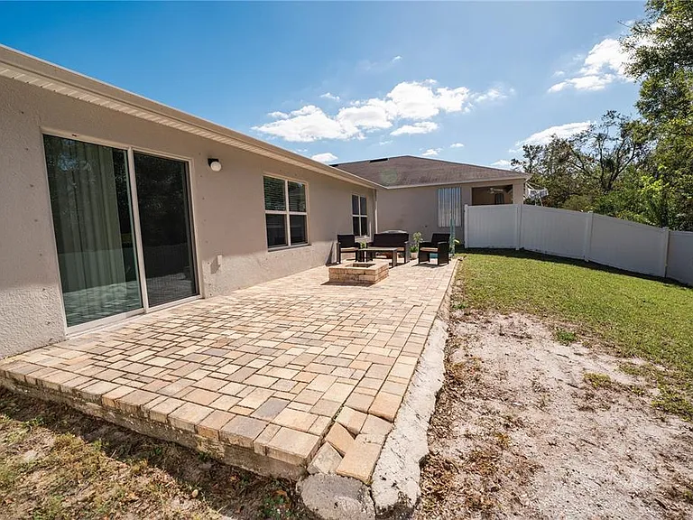 10561 Laguna Plains Dr — Photo 27