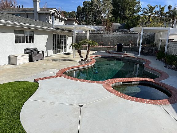 5th image of 26409 Torreypines Dr