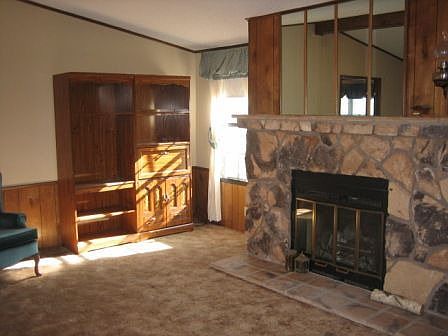 Living Rm w/ Fire Place