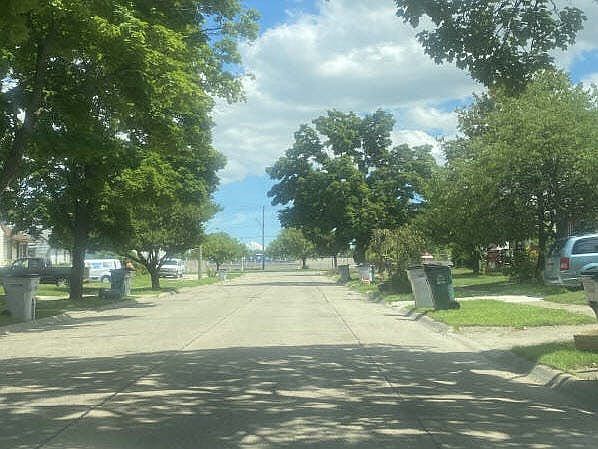 2nd image of 1770 E Hayes Ave