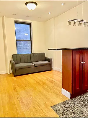 Rented by CitySites Real Estate Group | media 8