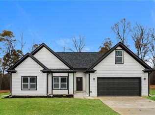 112 Cassidy Trl, Douglasville, GA 30134