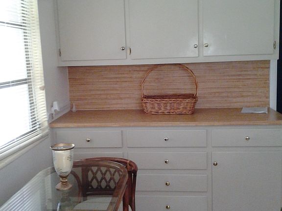 3rd image of 1140 Sherwood Forest Dr