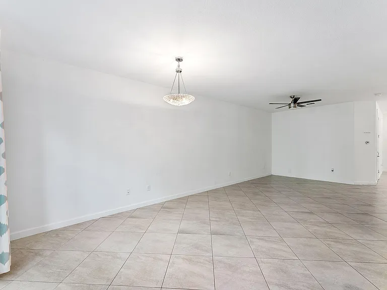 12756 Anthorne Ln — Photo 8
