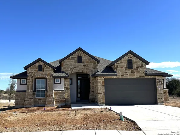 205 Sawtooth Oak Drive, Seguin, TX 78155
