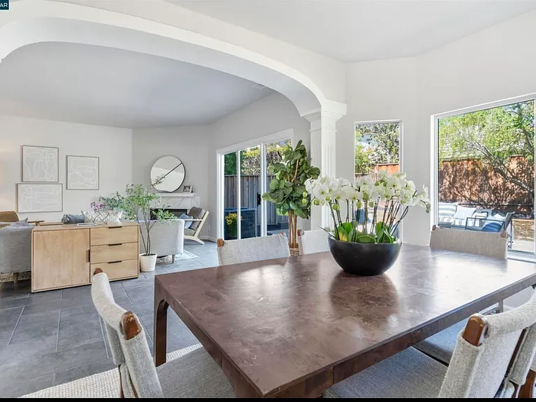 5 Stuart Pl — Photo 8