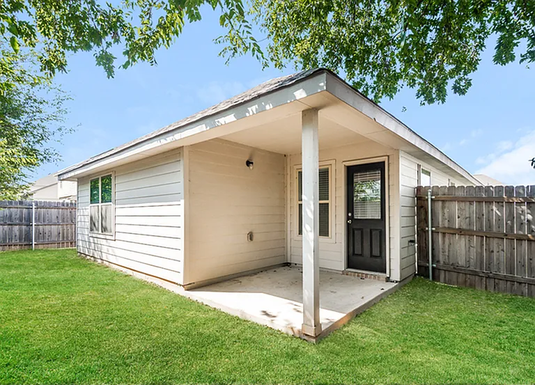 2605 Bear Oak Dr — Photo 3