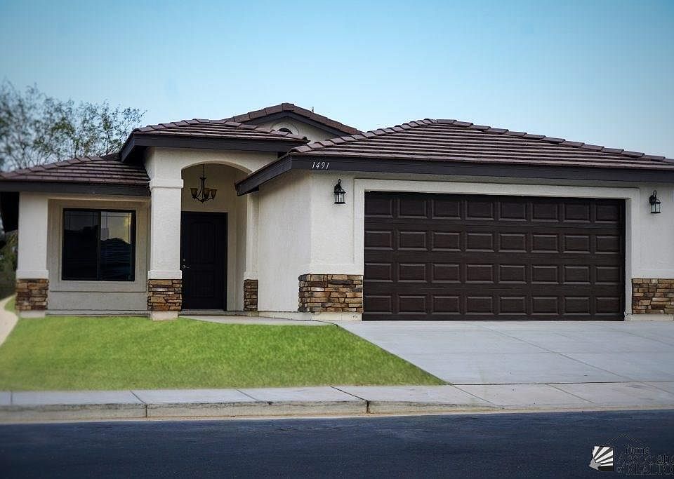 1st image of 3865 E Ortega St