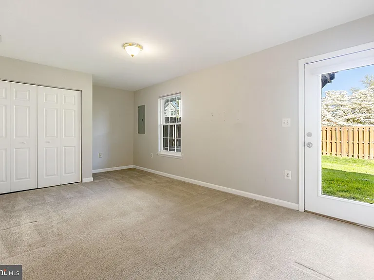 104 Frazer Dr — Photo 33