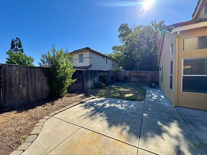 9101 Redwater Dr — Photo 29
