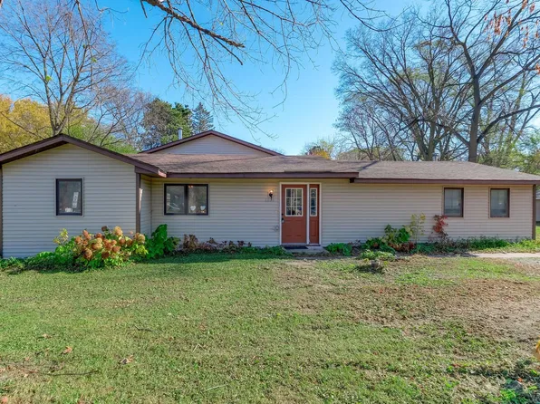6824 Sunset Ave, Lino Lakes, MN 55014
