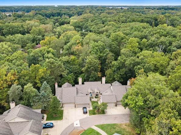 2330 Oakland Ridge Dr, Kalamazoo, MI 49008