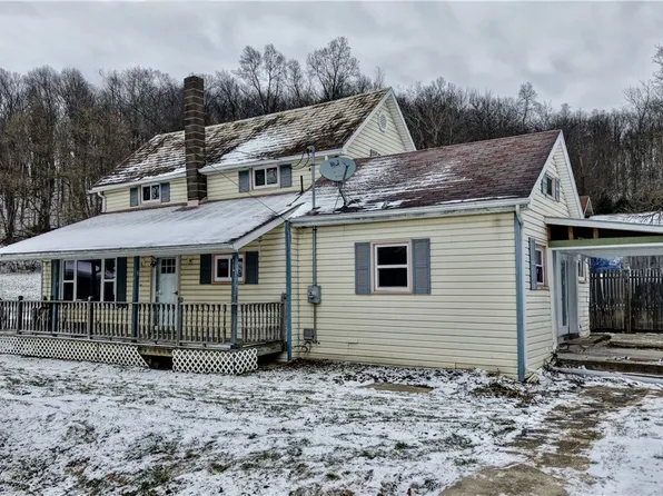 2404 Lowden St NW, Dover, OH 44622