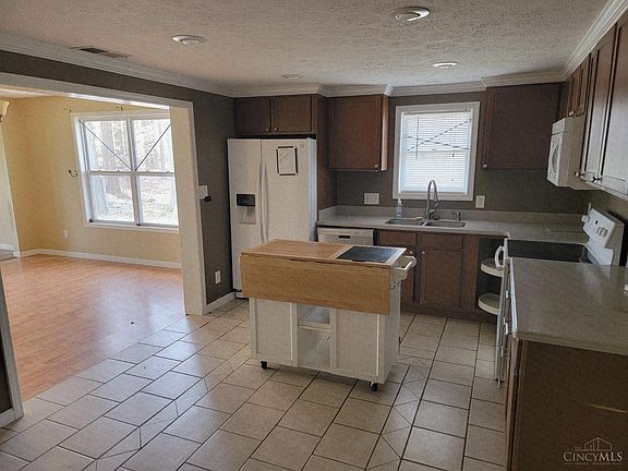 2nd image of 2171 Cedarville Rd