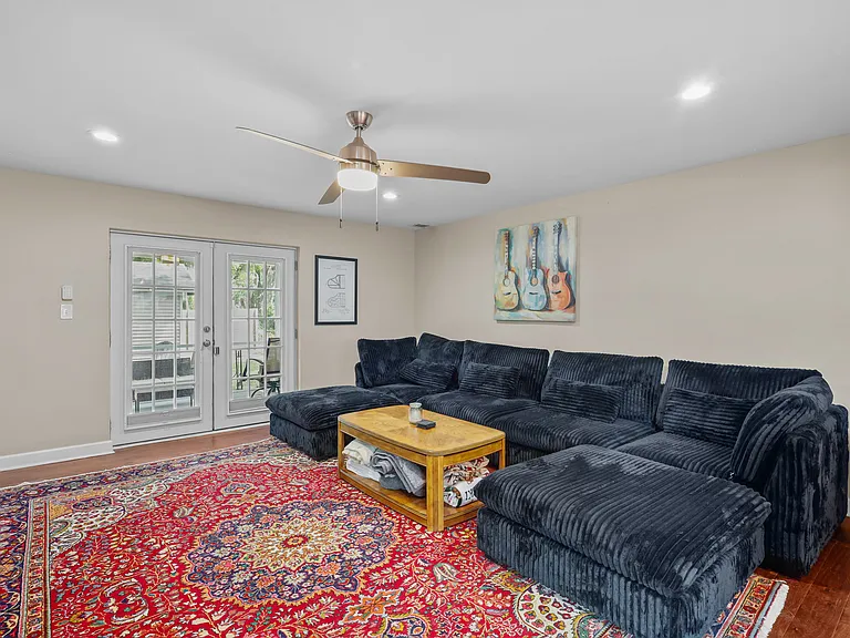 1650 E Duffy St — Photo 11