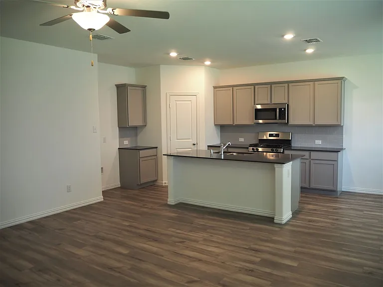1800 Lakegrove Rd — Photo 9