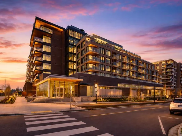 755 Harbourside Dr #312, North Vancouver, BC V7P 3R7