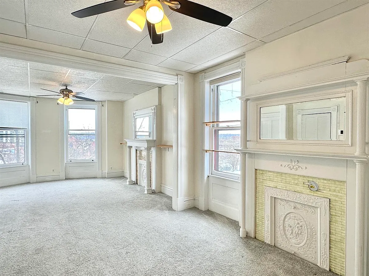 Building Photo - 270 8th St #2