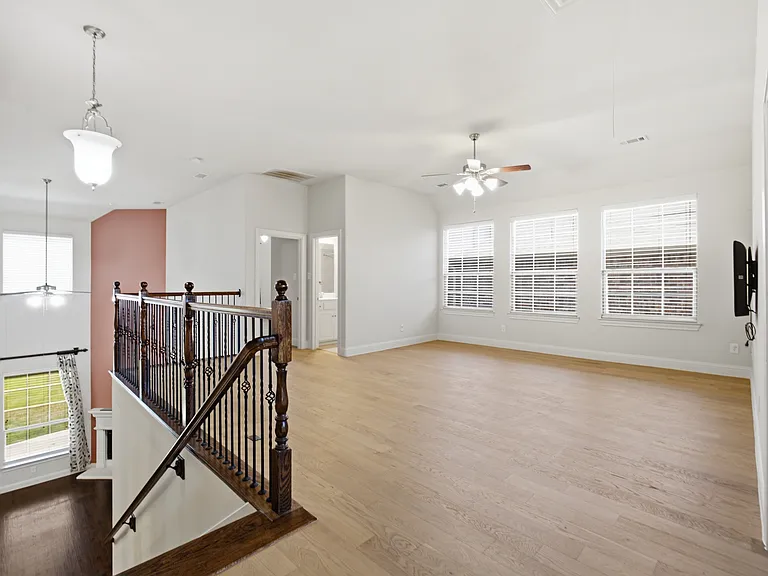 328 Anna Ave — Photo 8