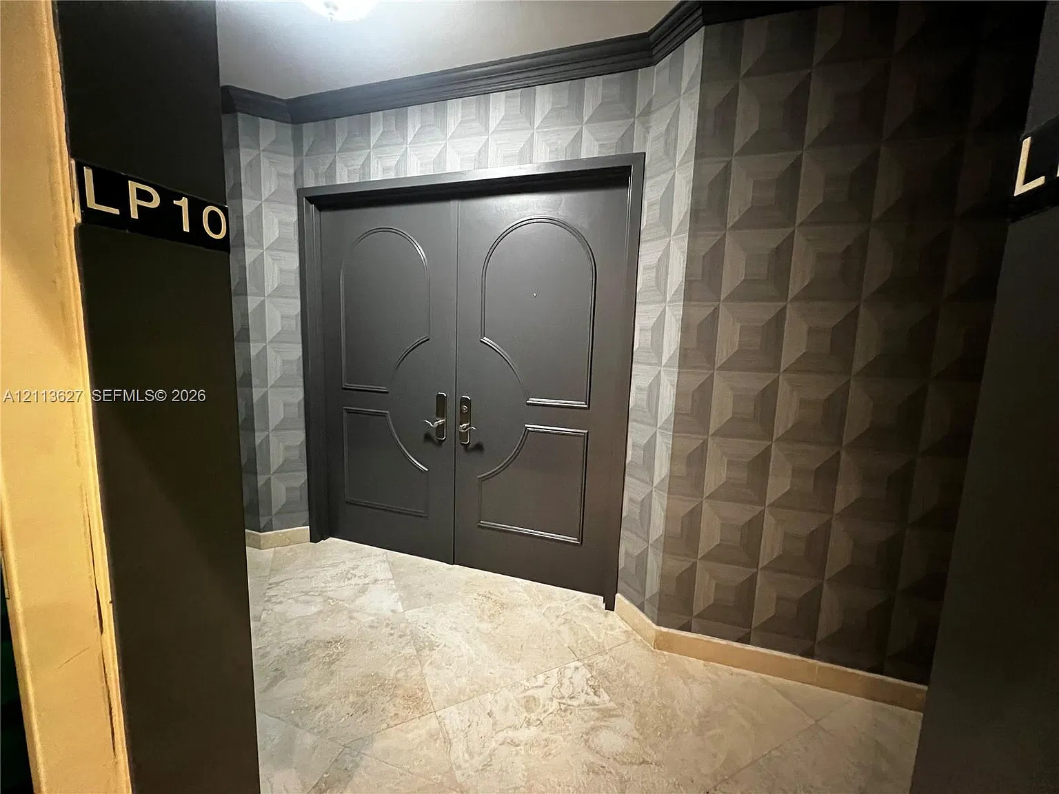 Ocean One Condo — Photo 4