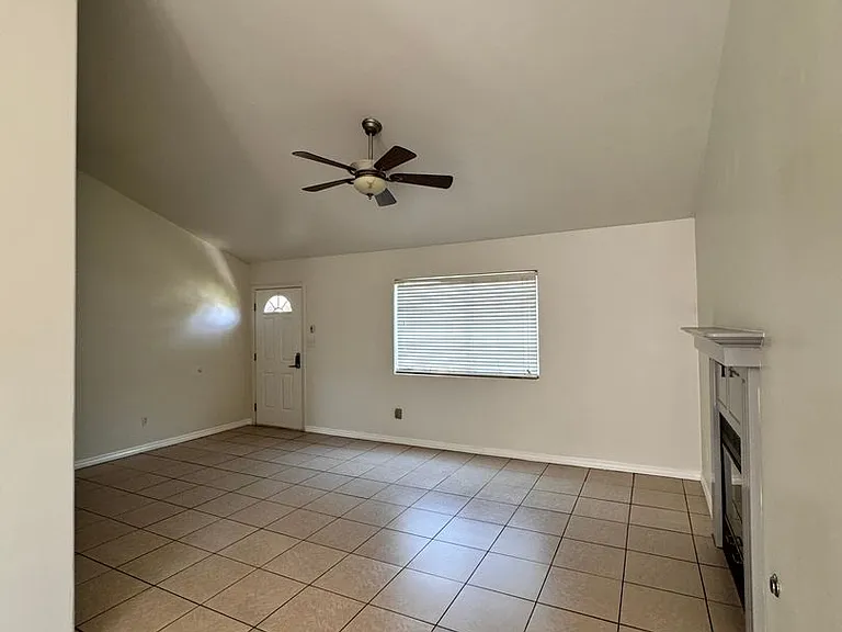 5607 Plute Pass St — Photo 4