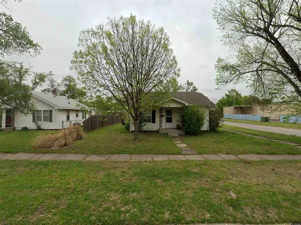 201 N Ash St, Ponca City, OK 74601