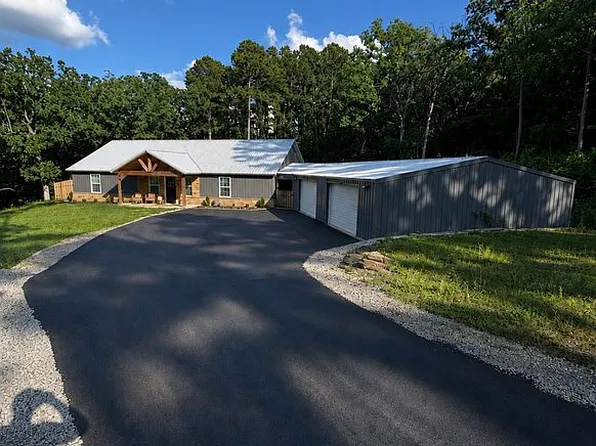 210 Polk Creek St, Poteau, OK 74953