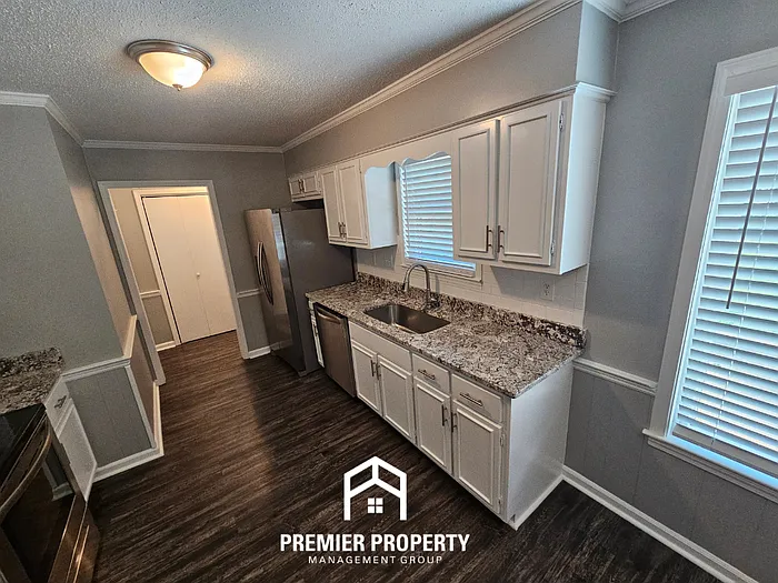 8131 Farmington Blvd — Photo 7