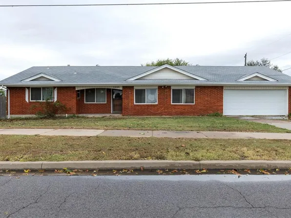 1605 S Broadway Ave, Moore, OK 73160